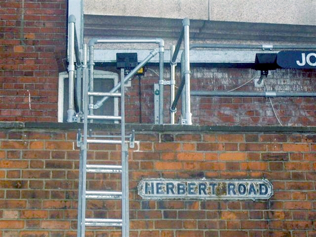 Outdoor Media Maintenance